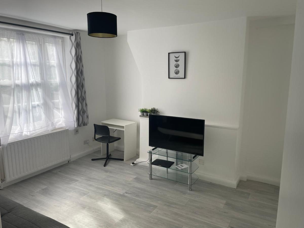 One Bedroom Flat Near Vauxhall Train Station London Exterior photo